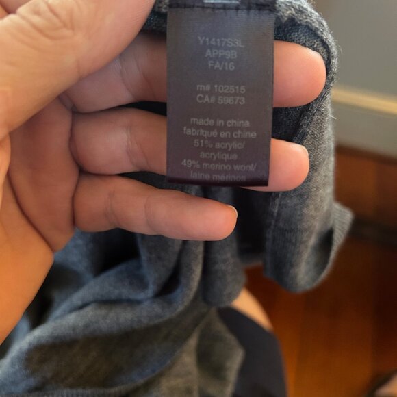 John Varvatos, really thin sweater gray with no wear at all. Size medium - Picture 5 of 5